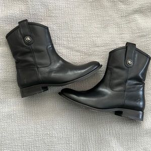Womens Frye leather bootie